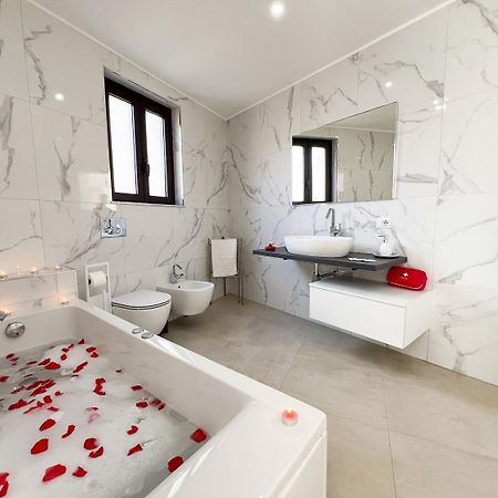 קטאניה Martiry Suite Apartment מראה חיצוני תמונה